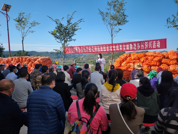 區(qū)中醫(yī)院聯(lián)合區(qū)政協(xié)醫(yī)藥衛(wèi)生界別組開展衛(wèi)生下鄉(xiāng)活動(dòng)(圖1)