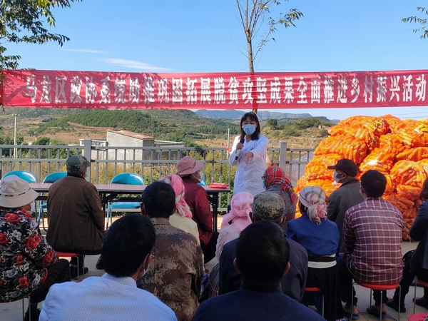 區(qū)中醫(yī)院聯(lián)合區(qū)政協(xié)醫(yī)藥衛(wèi)生界別組開展衛(wèi)生下鄉(xiāng)活動(dòng)(圖2)
